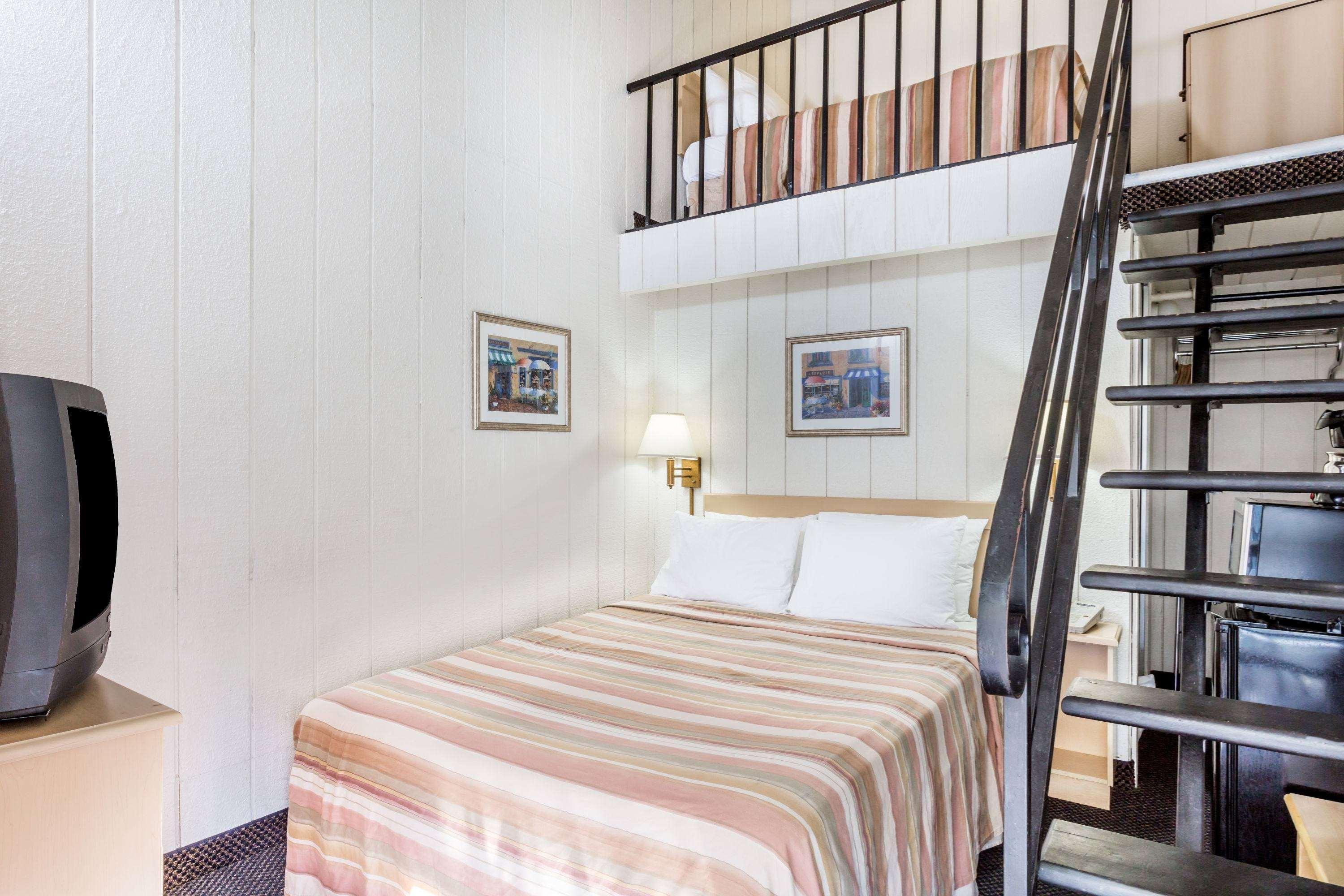 Travelodge By Wyndham Fairfield/Napa Valley Exterior photo